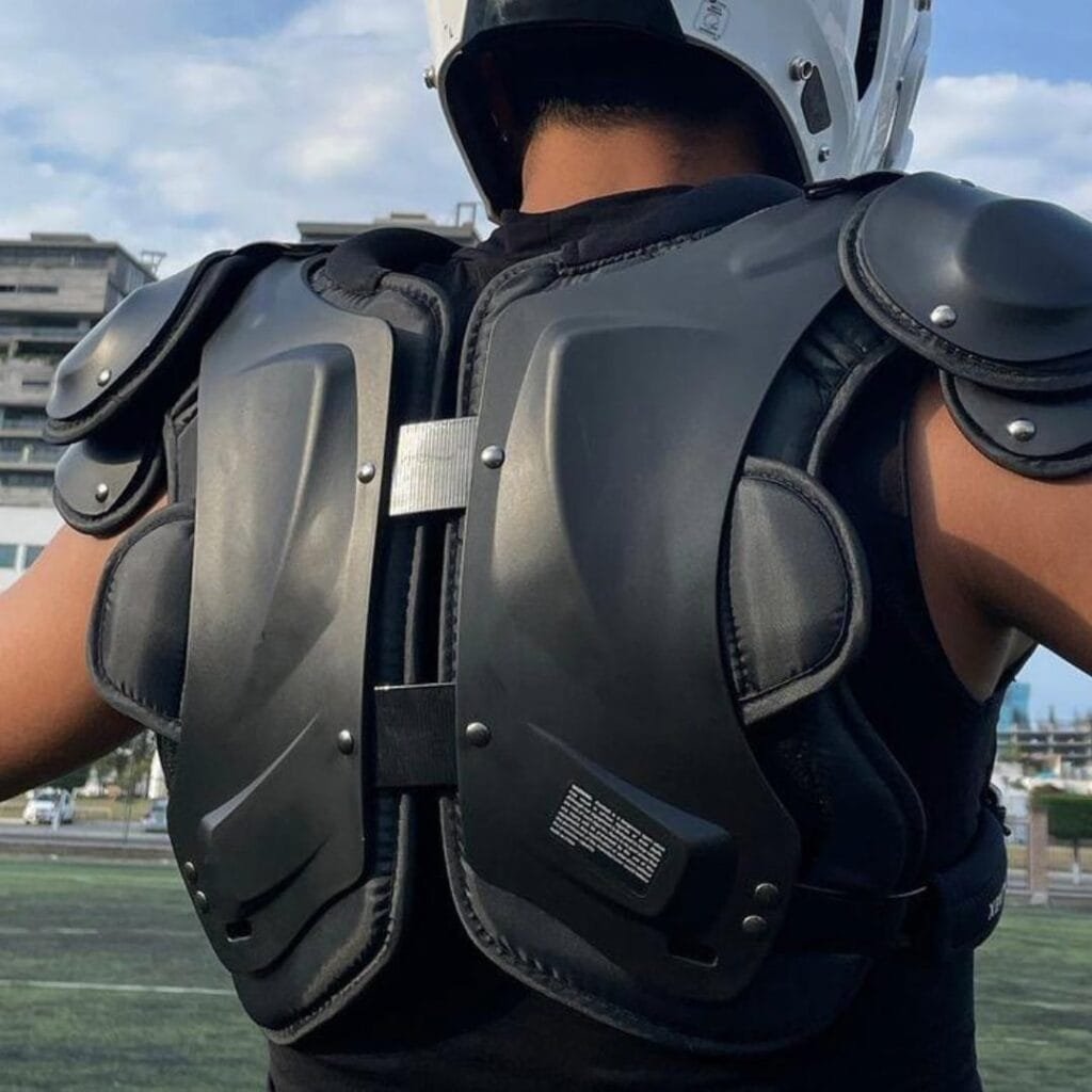 shoulder xenith model back